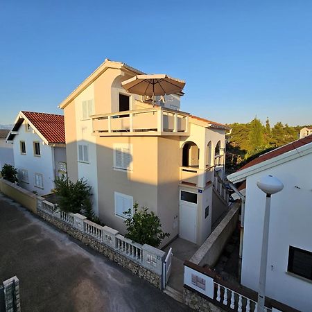 Apartmani Juric Vir Kültér fotó